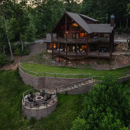 Lookout Lodge - Luxurious Mountain Cabin